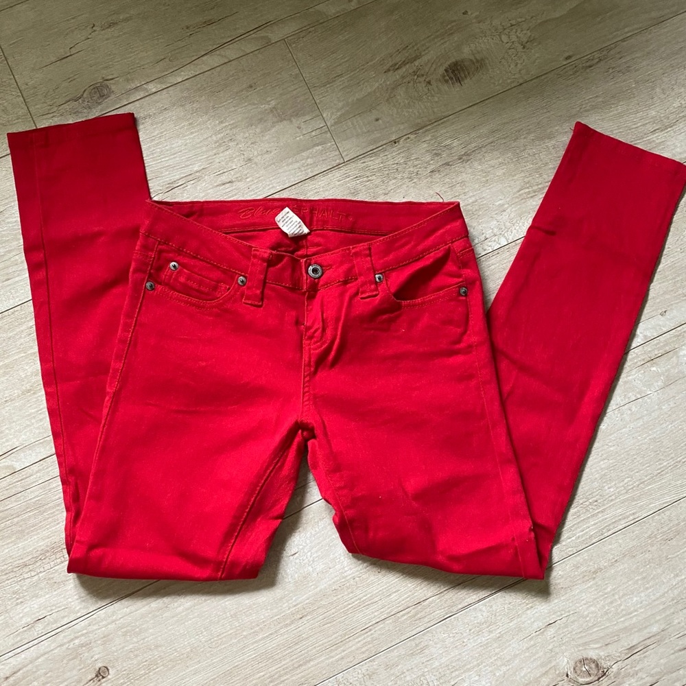 Nice red jeans....NO fading